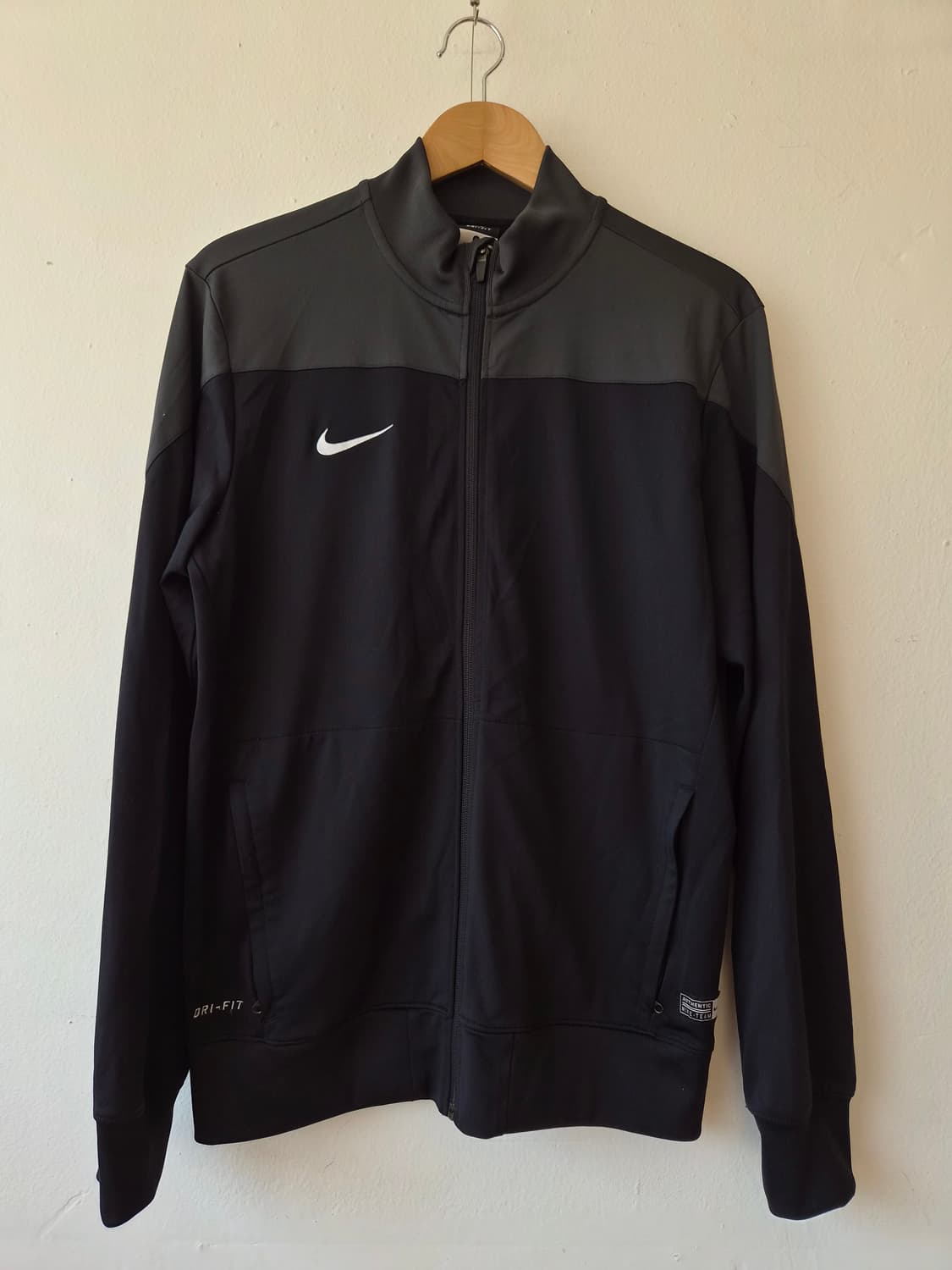 나이키 남성 드라이핏블랙배색져지점퍼 상품이미지2