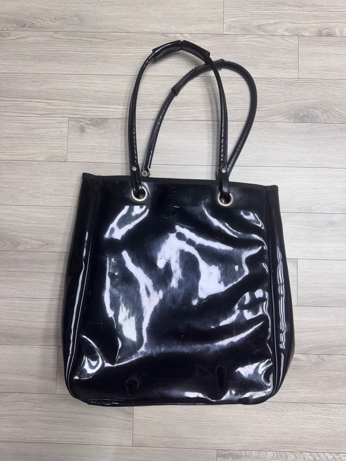 닥터마틴 에나멜 글로시 숄더백 상품이미지2