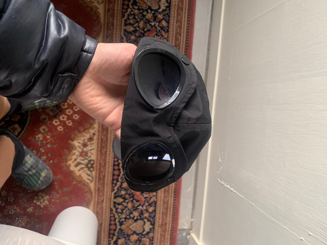 cp컴퍼니 고글 나일론 캡 팝니다 상품이미지2