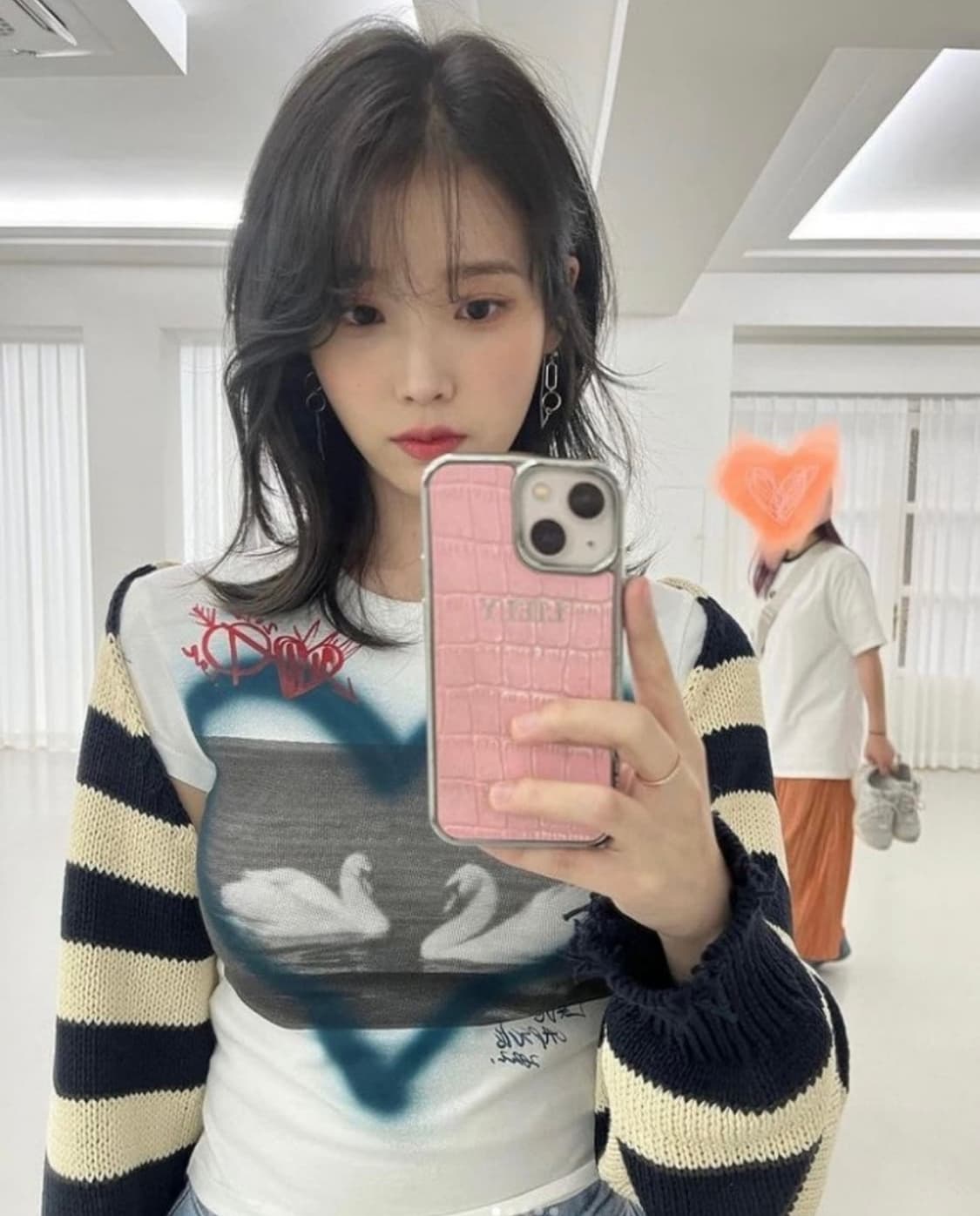 더오픈프로덕트 백조 하트 프린팅 크롭반팔티  상품이미지5