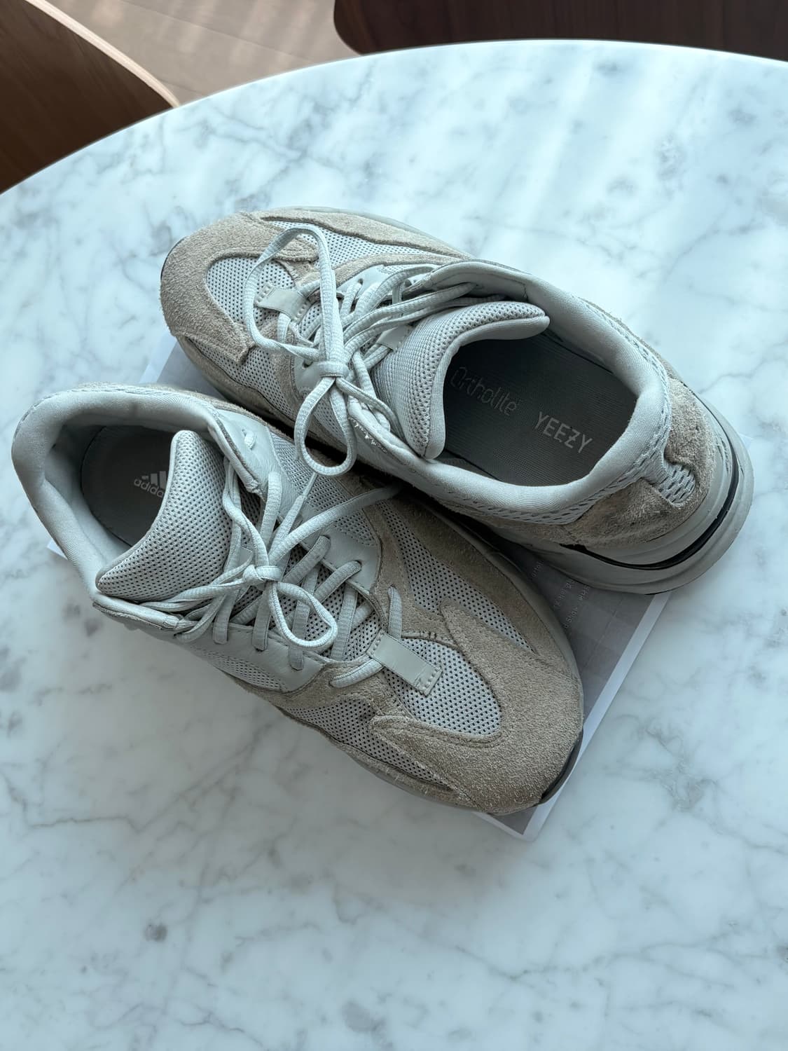 Yeezy salt 이지부스트 700 솔트 상품이미지5