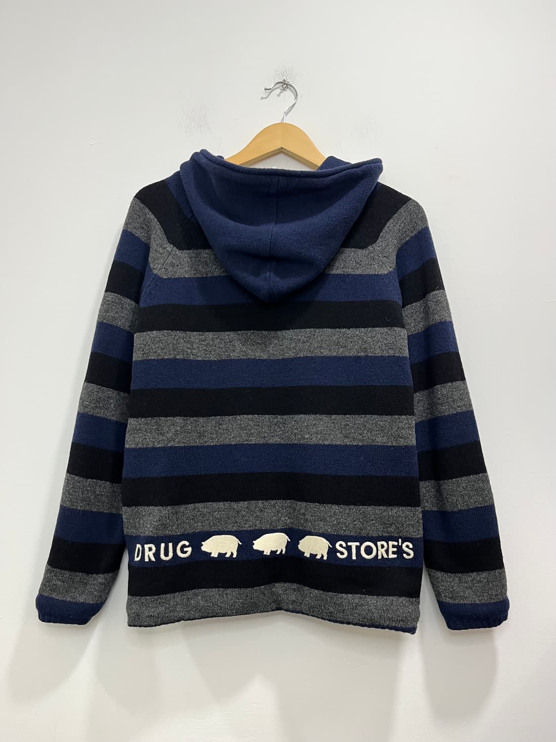 Drug store’s 양면 돼지 로고 자수 니트 후드집업 상품이미지8