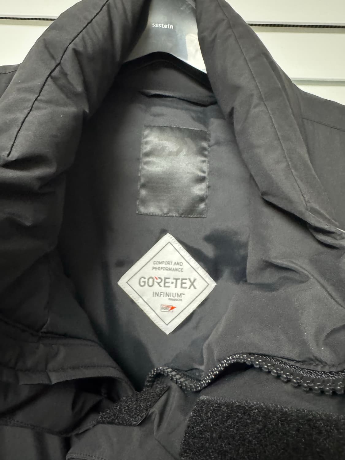 다이와피어39 고어텍스 인피니엄 다운 베스트 블랙   상품이미지3