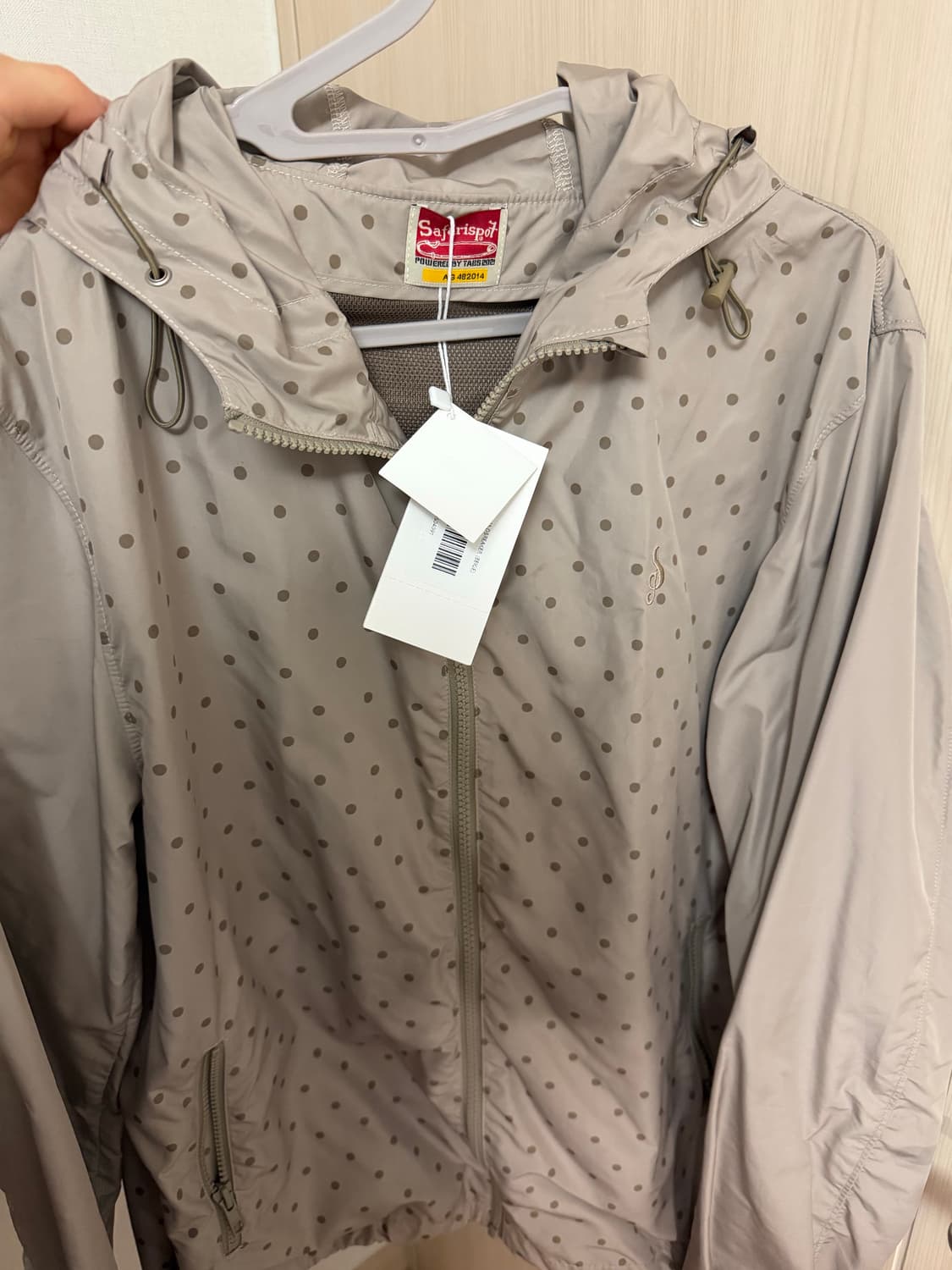 사파리스팟 에스 클레프 도트 윈드브레이커 베이지 뉴진스 해린 바람막이 상품이미지3