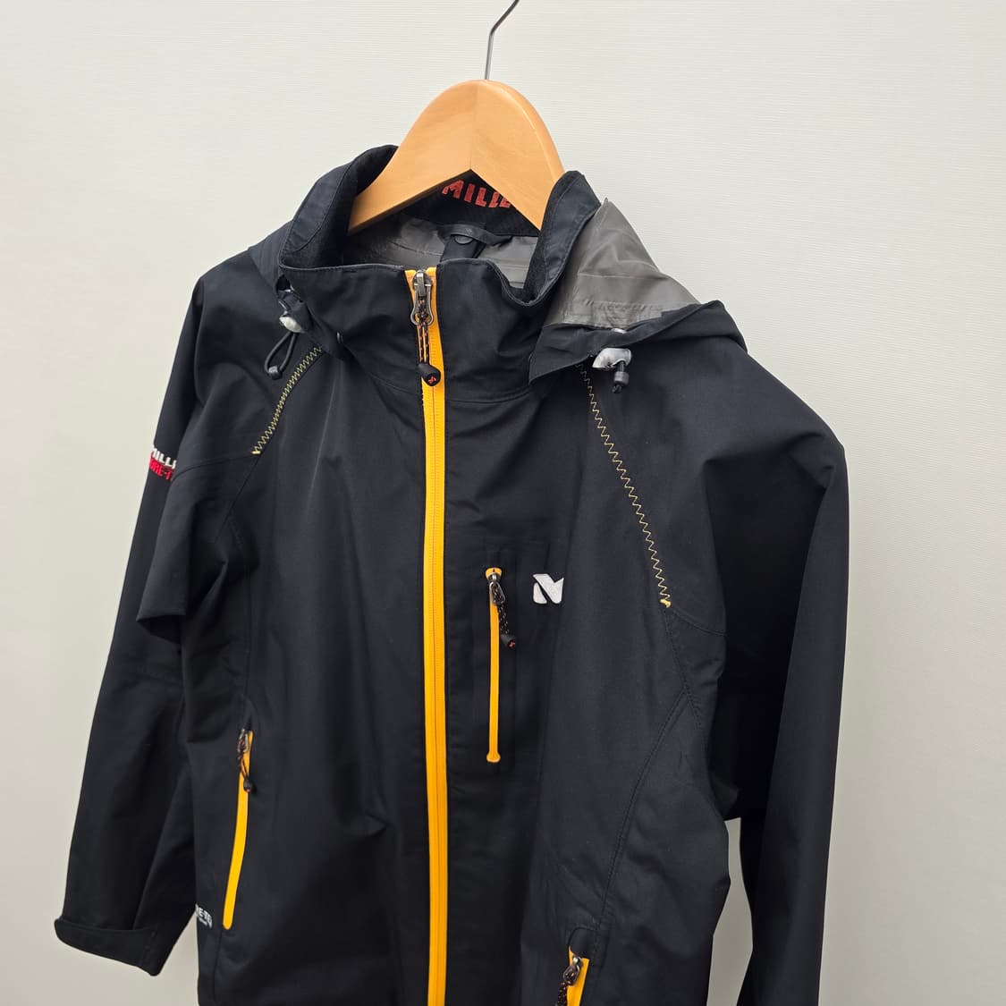 밀레 고어텍스 블랙 바람막이 자켓 상품이미지2