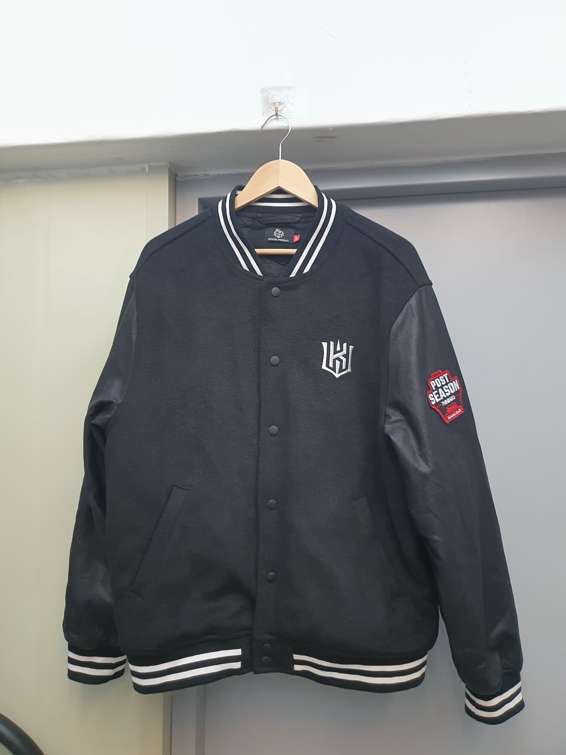kt wiz 포스트시즌 바시티 자켓 xl 상품이미지1