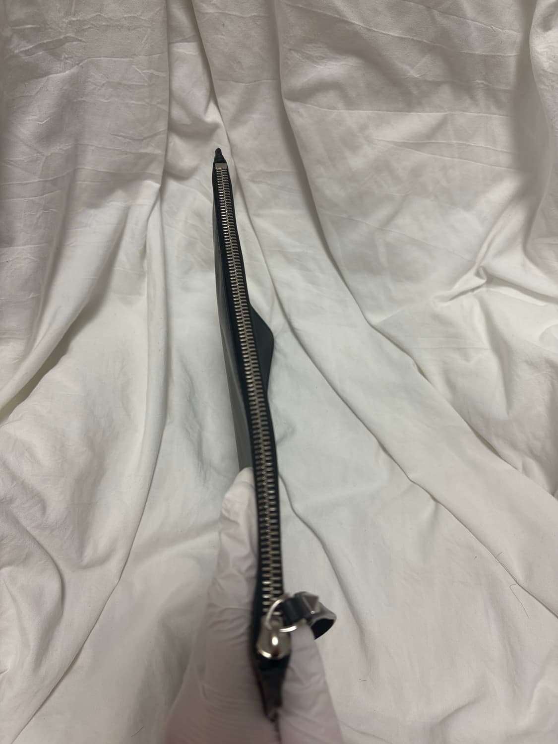 발렌티노 VLTN 카프스킨 클러치 상품이미지4