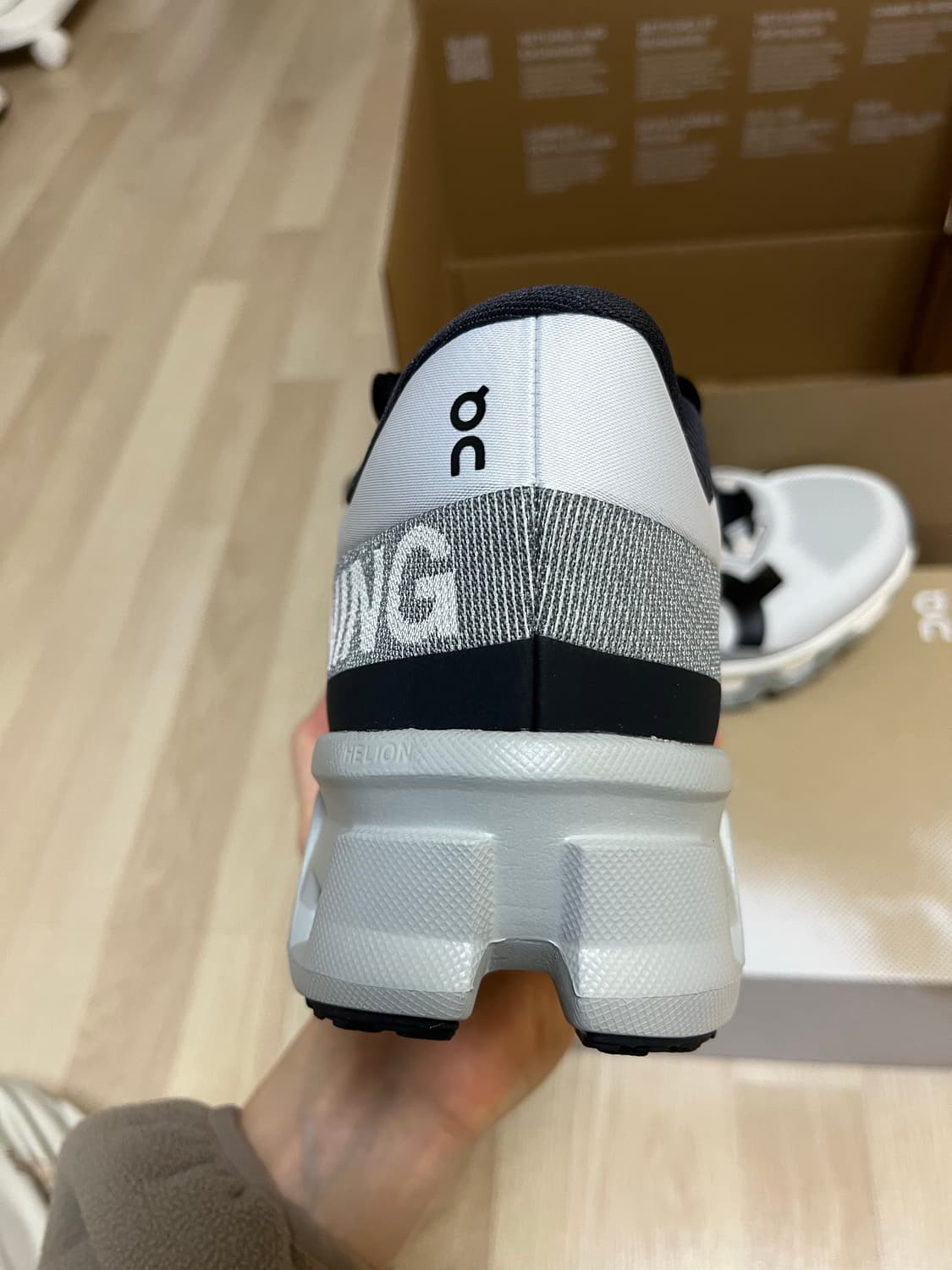 온 클라우드 몬스터 하이퍼 280 새제품 상품이미지4