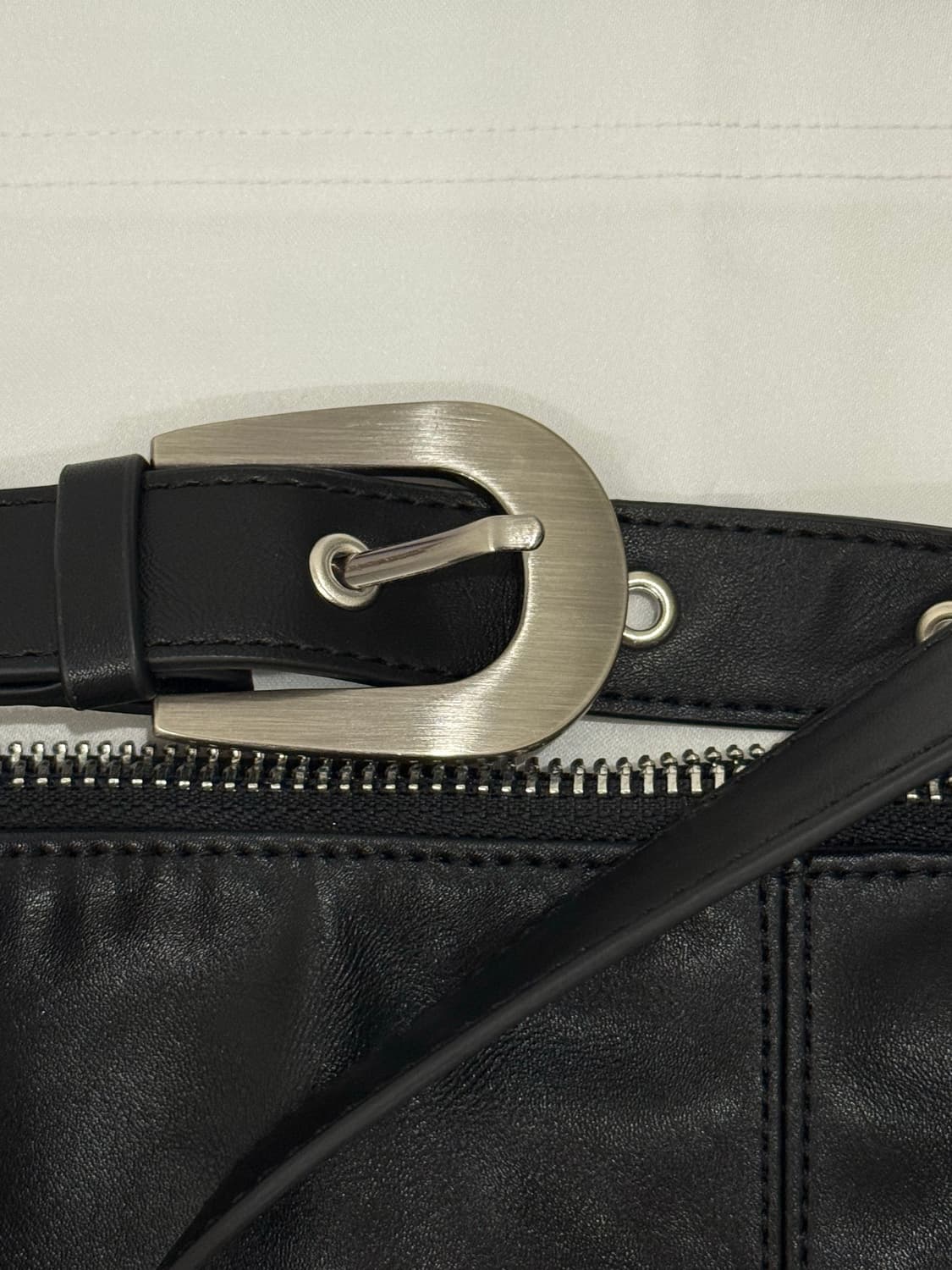 여밈 패리어 포드 백 farrier pod bag (black) 상품이미지4