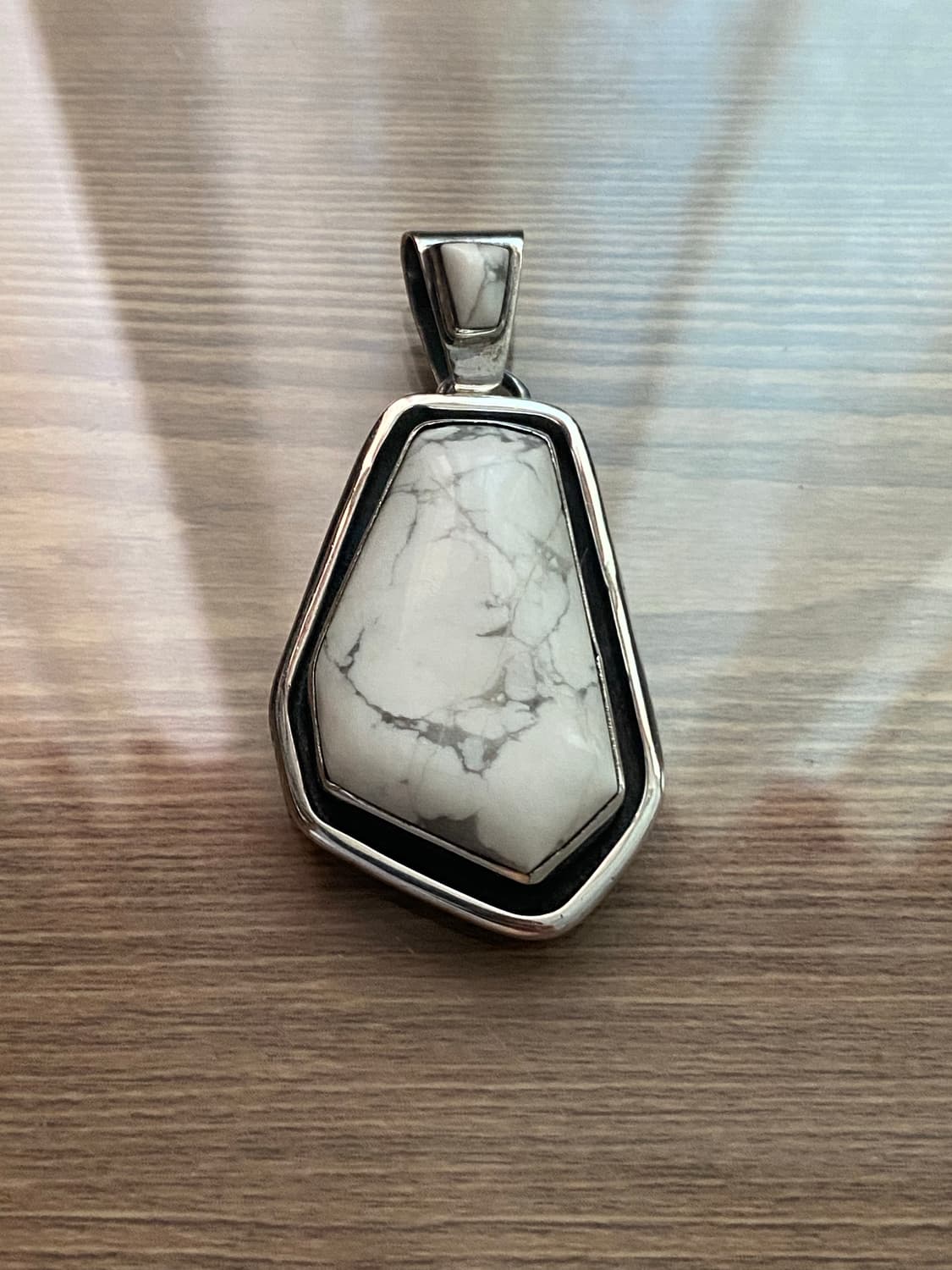 나바호 인디언주얼리 네이티브 아메리칸 화이트 버팔로 터키석 펜던트 판매. 상품이미지1