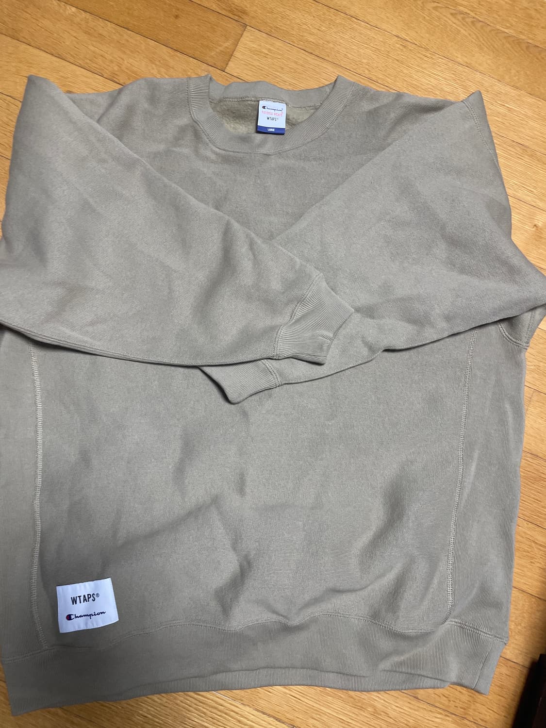 더블탭스 챔피온 리버스위브 맨투맨 상품이미지1