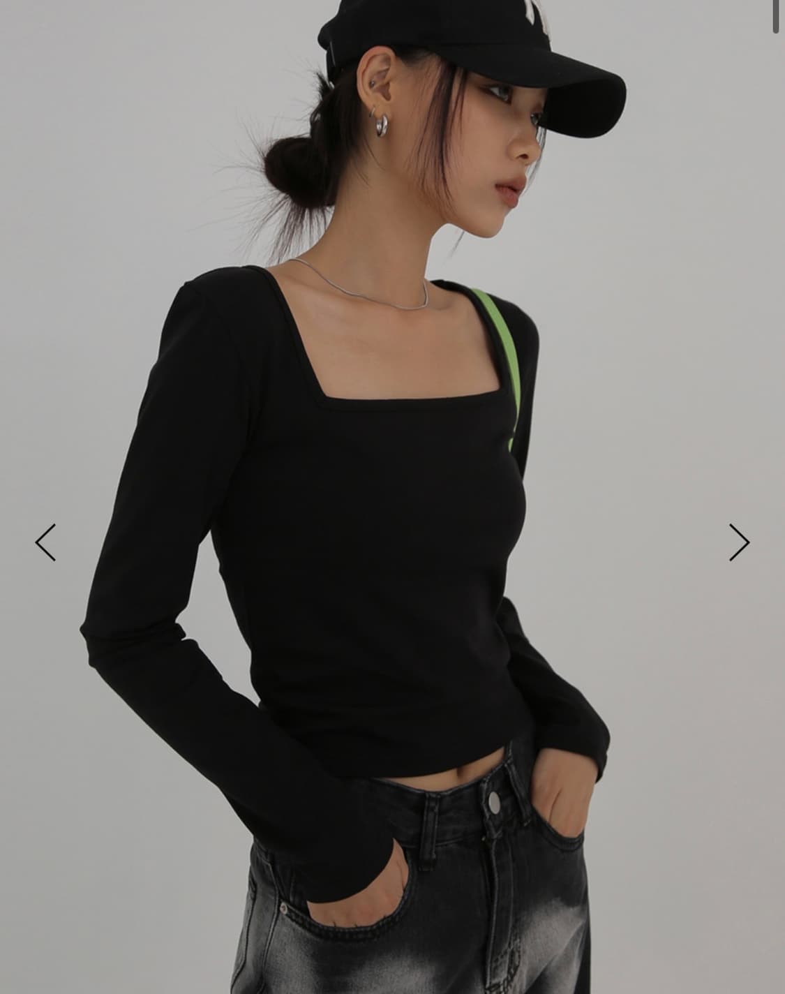 블랙업 레빌리 스퀘어넥 티셔츠 블랙 상품이미지1