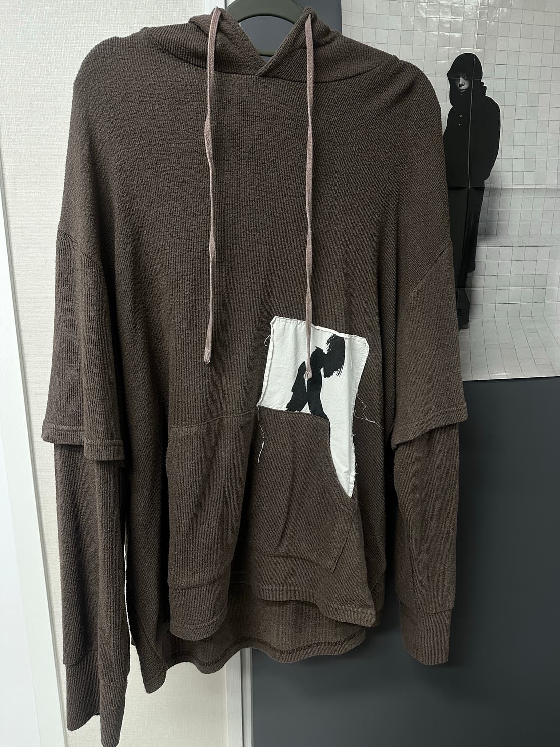 선데이오프클럽 후드 브라운 키드밀리 기리보이 착용 상품이미지2