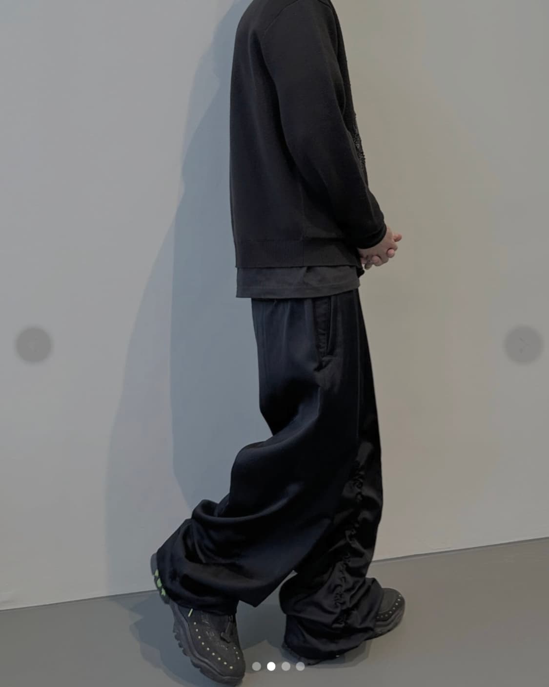 우영미 24SS 스퀘어로고 나일론 스트링 와이드 팬츠 상품이미지4