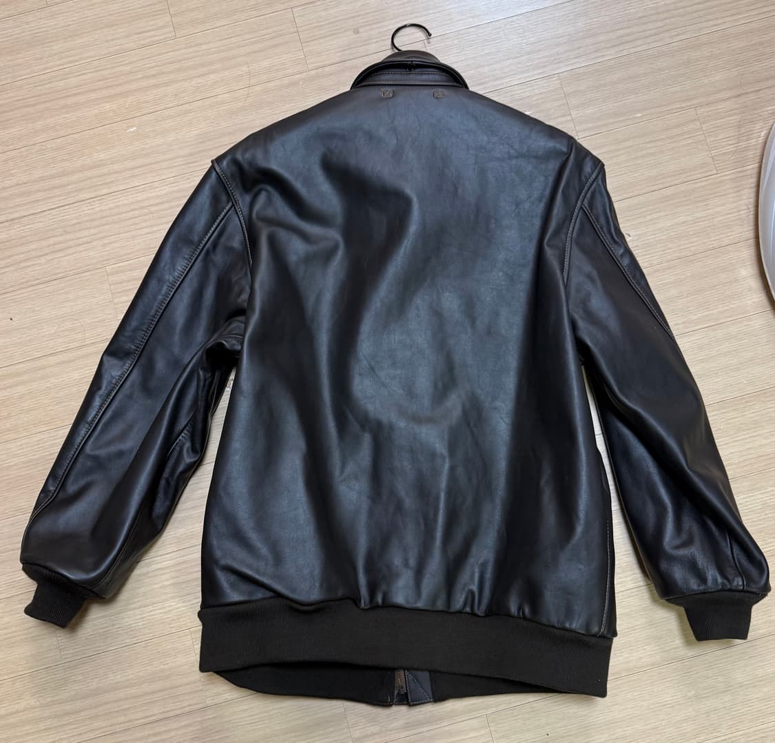 AVIREX의 A-2  가죽 자켓입니다. 상품이미지2