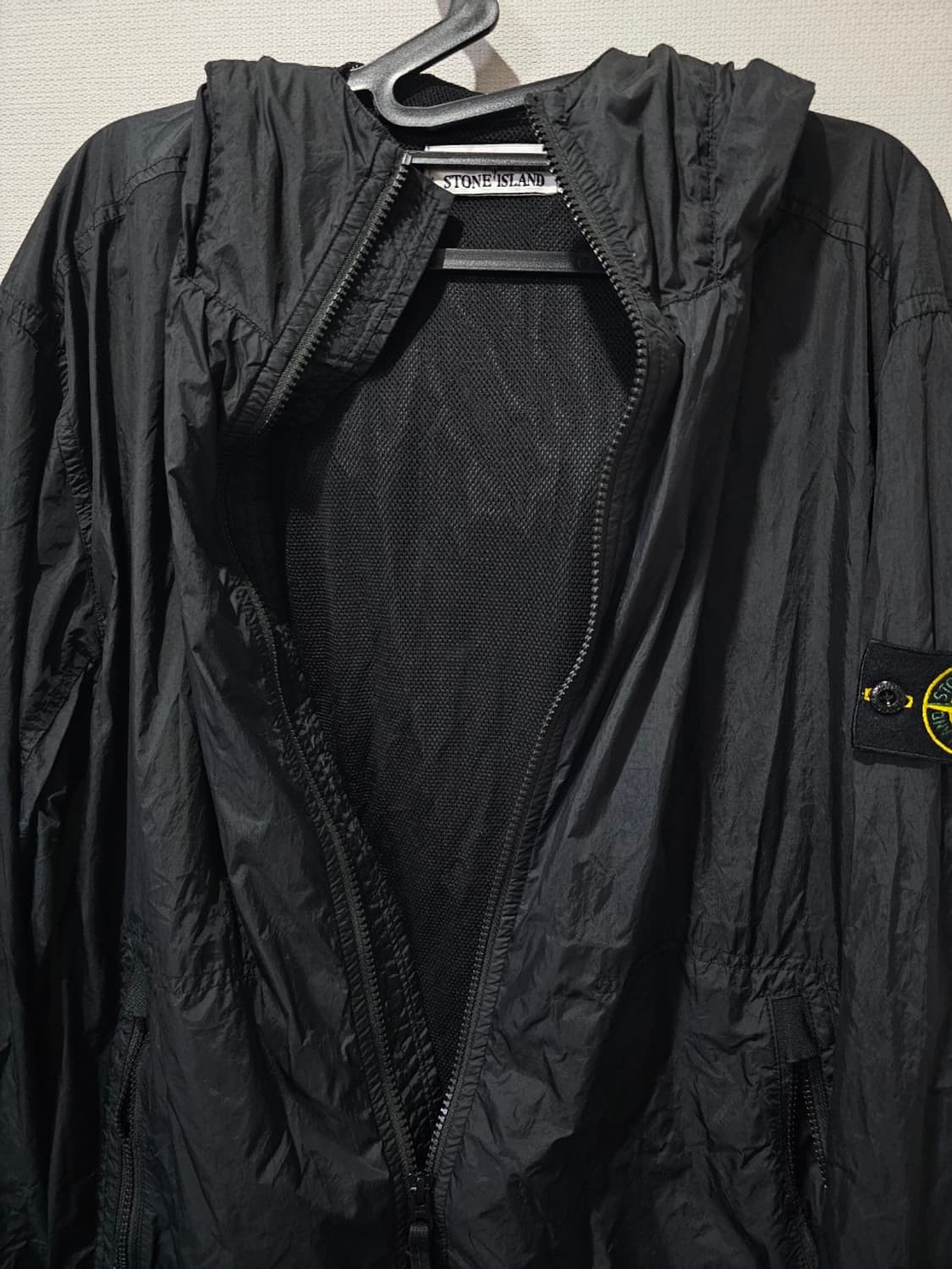 정품 23SS 스톤아일랜드 크링클랩스 나일론 가먼트 다이 후드 자켓100 상품이미지3