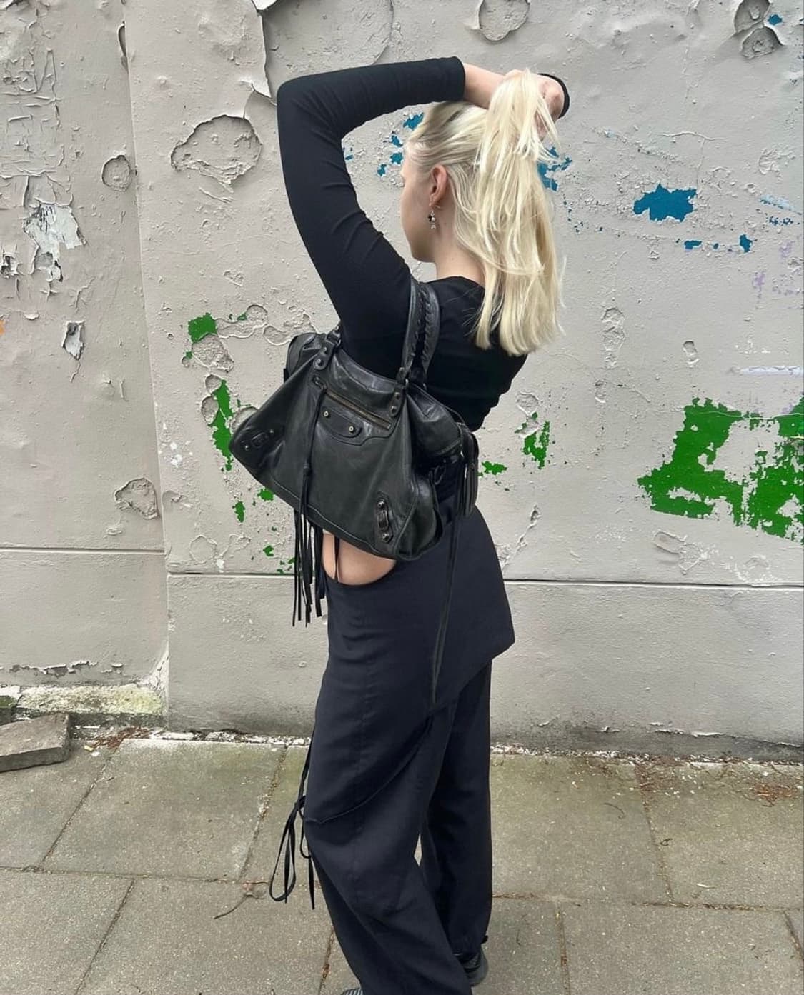 발렌시아가 클래식 시티백 미듐 판매합니다. 상품이미지10