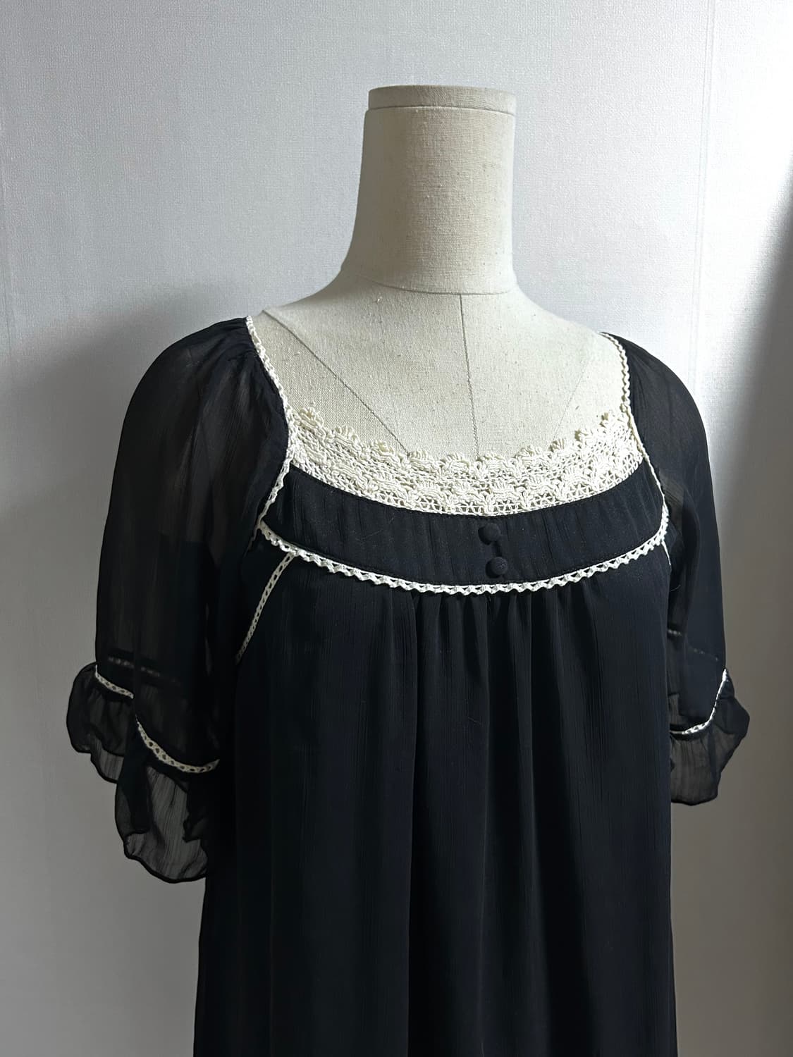 vintage Mignon 새틴 프릴 블라우스 상품이미지2