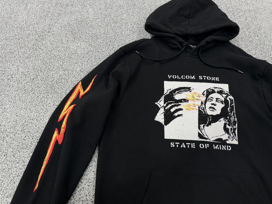 볼컴 후드티 상품이미지2