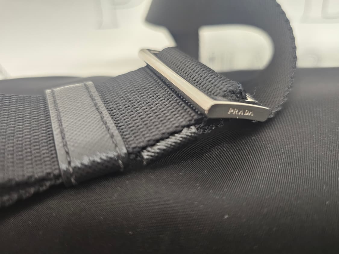 프라다 바이커백 라지 상품이미지4