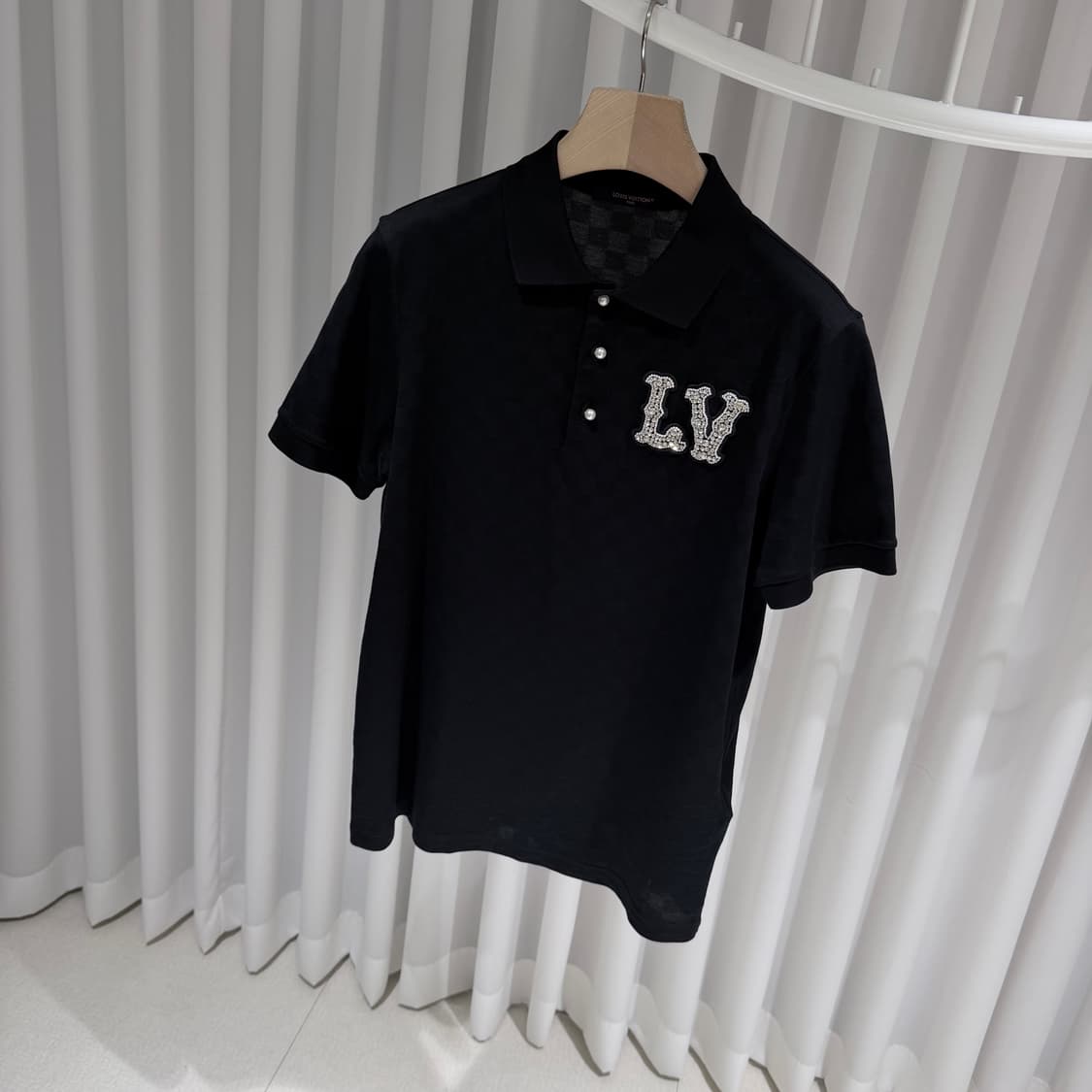 (S+/M) / 루이비통 코튼 피케 폴로 자수 LV 패치 카라 반팔 블랙 상품이미지2