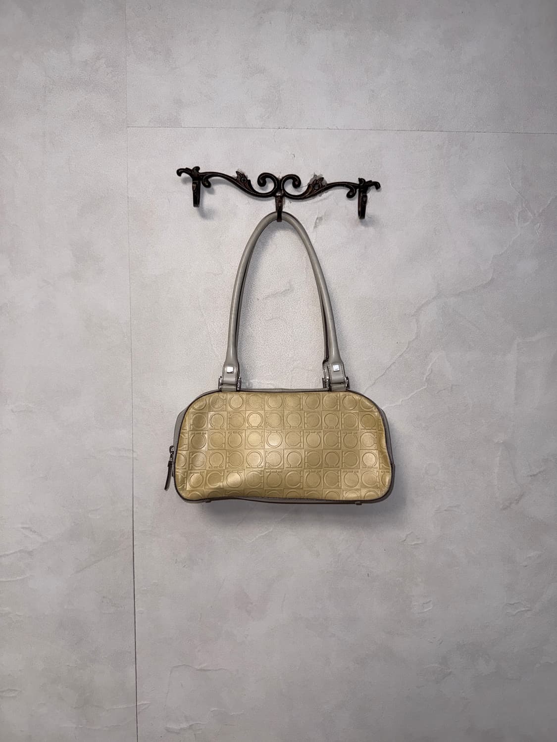 Salvatore Ferragamo ivory gancini 숄더백 상품이미지2