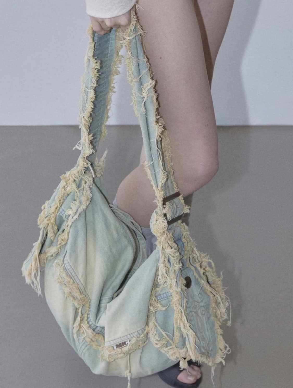 스컬프터 디스트로이드 데님 더플백 라이트그레이 상품이미지2