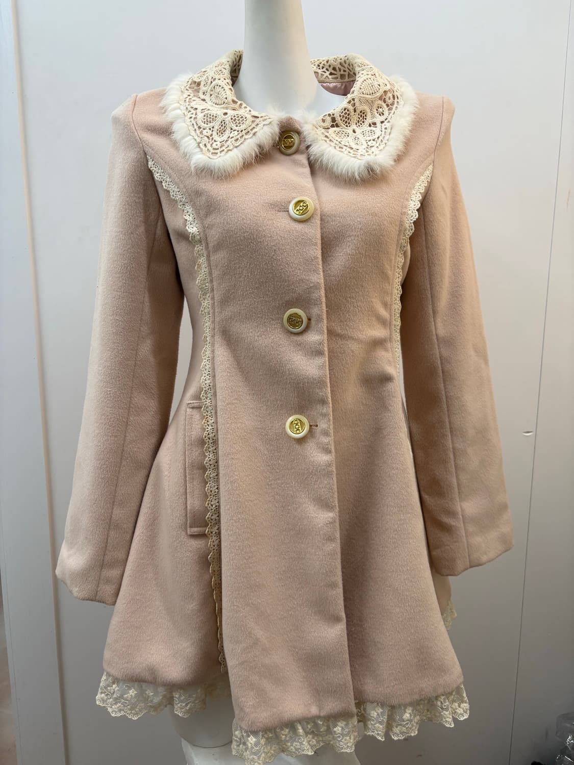 리즈리사 핑크 코트 상품이미지1