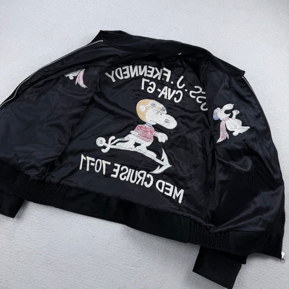 Military souvenir 복각 스누피 자수 벨벳 자켓 상품이미지5