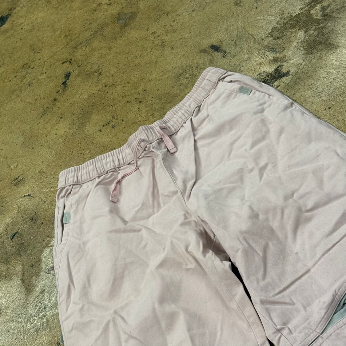[정품] 헬로키티 딸기우유 핑크 조거팬츠 상품이미지1