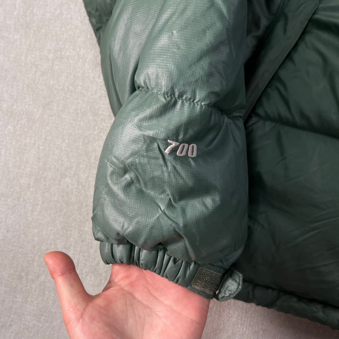 100 노스페이스 1996 눕시 700 카키 패딩 상품이미지4