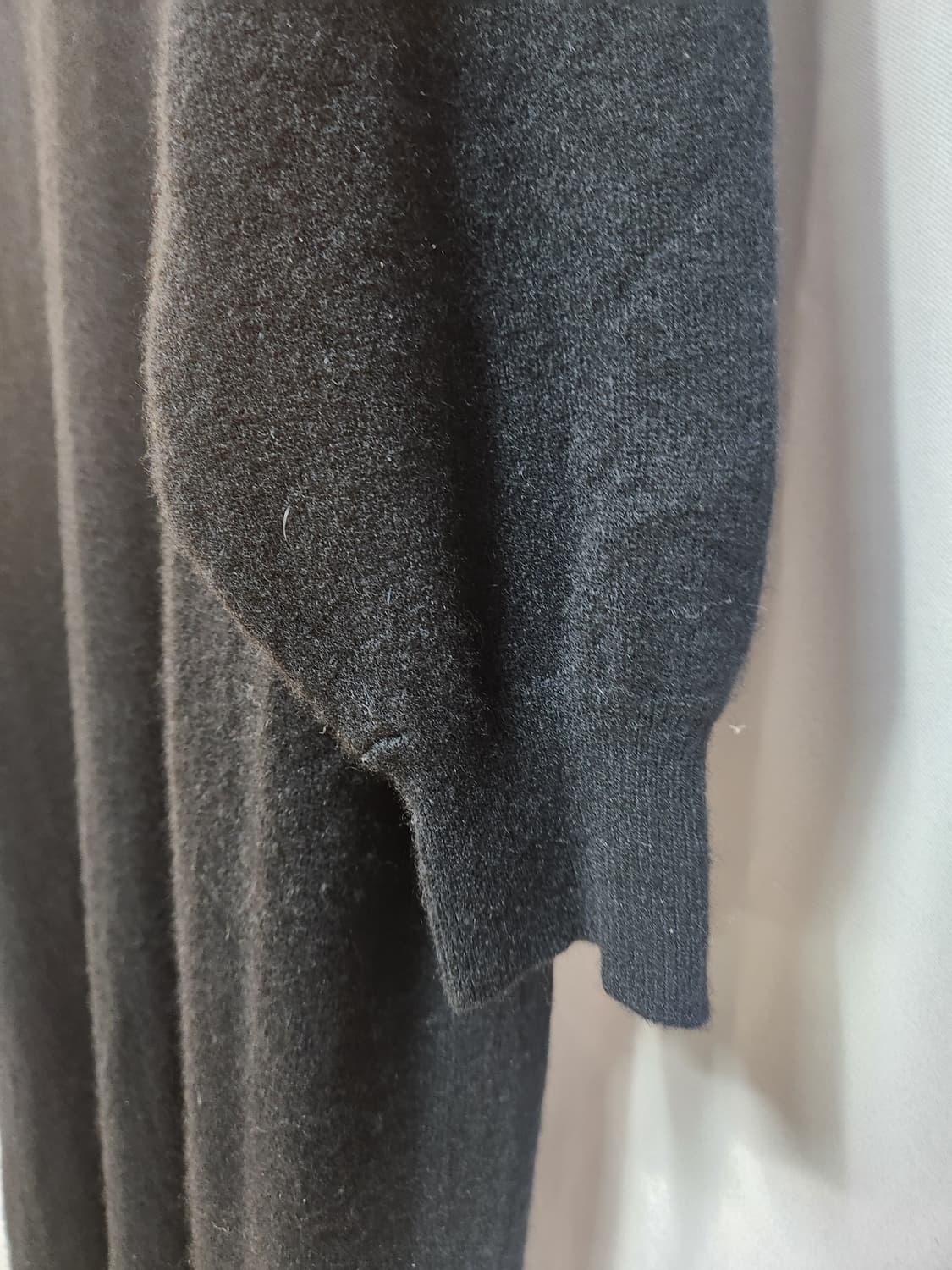 Mare di Mari 100%캐시미어블랙 브이넥 니트 롱 원피스 상품이미지4