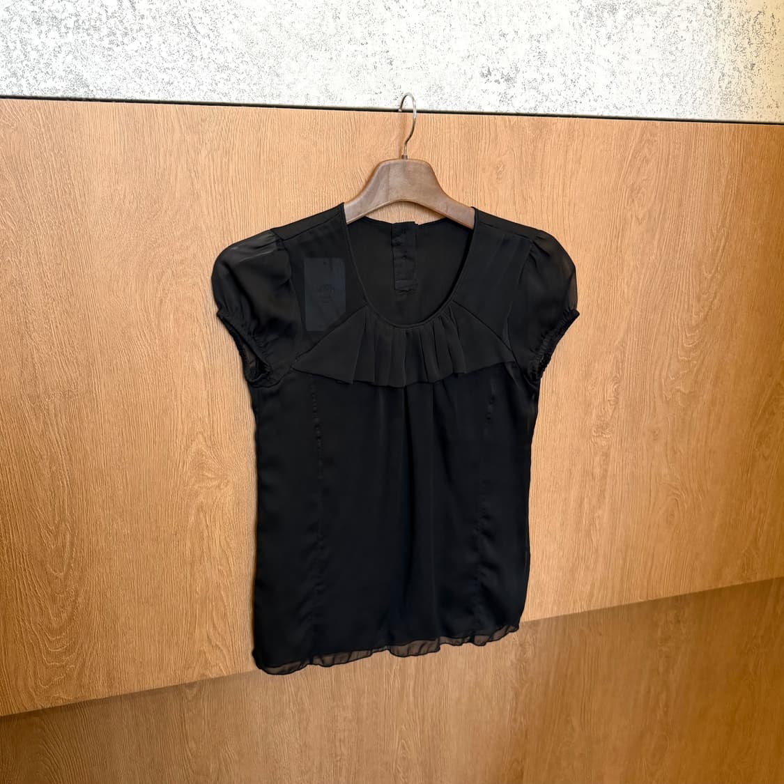 빈티지 캡소매 블라우스 프릴 셔링 디테일 블랙 k35 상품이미지1