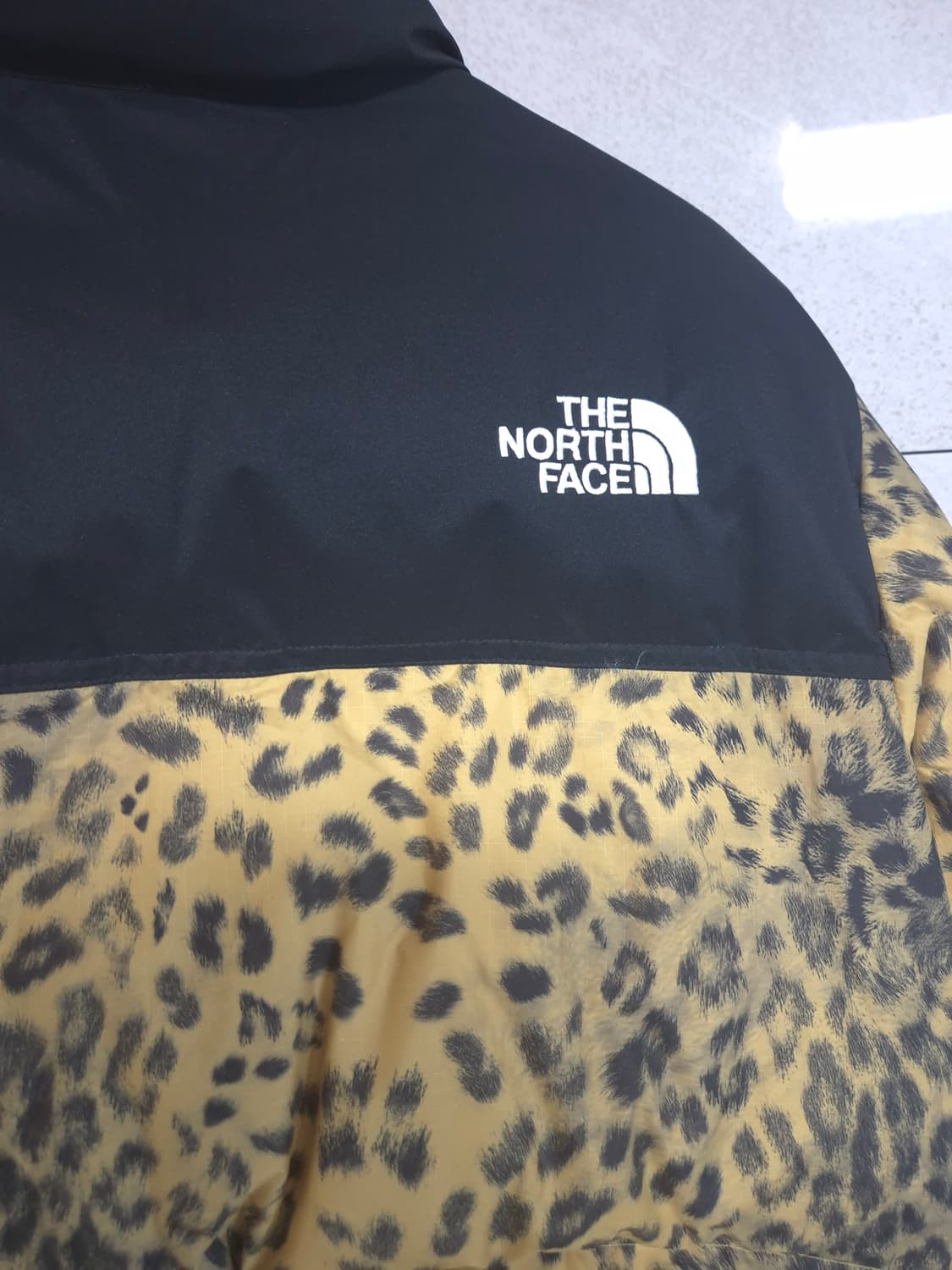 노스페이스 화이트라벨 노벨티 눕시 다운패딩 레오파드L 95 상품이미지3