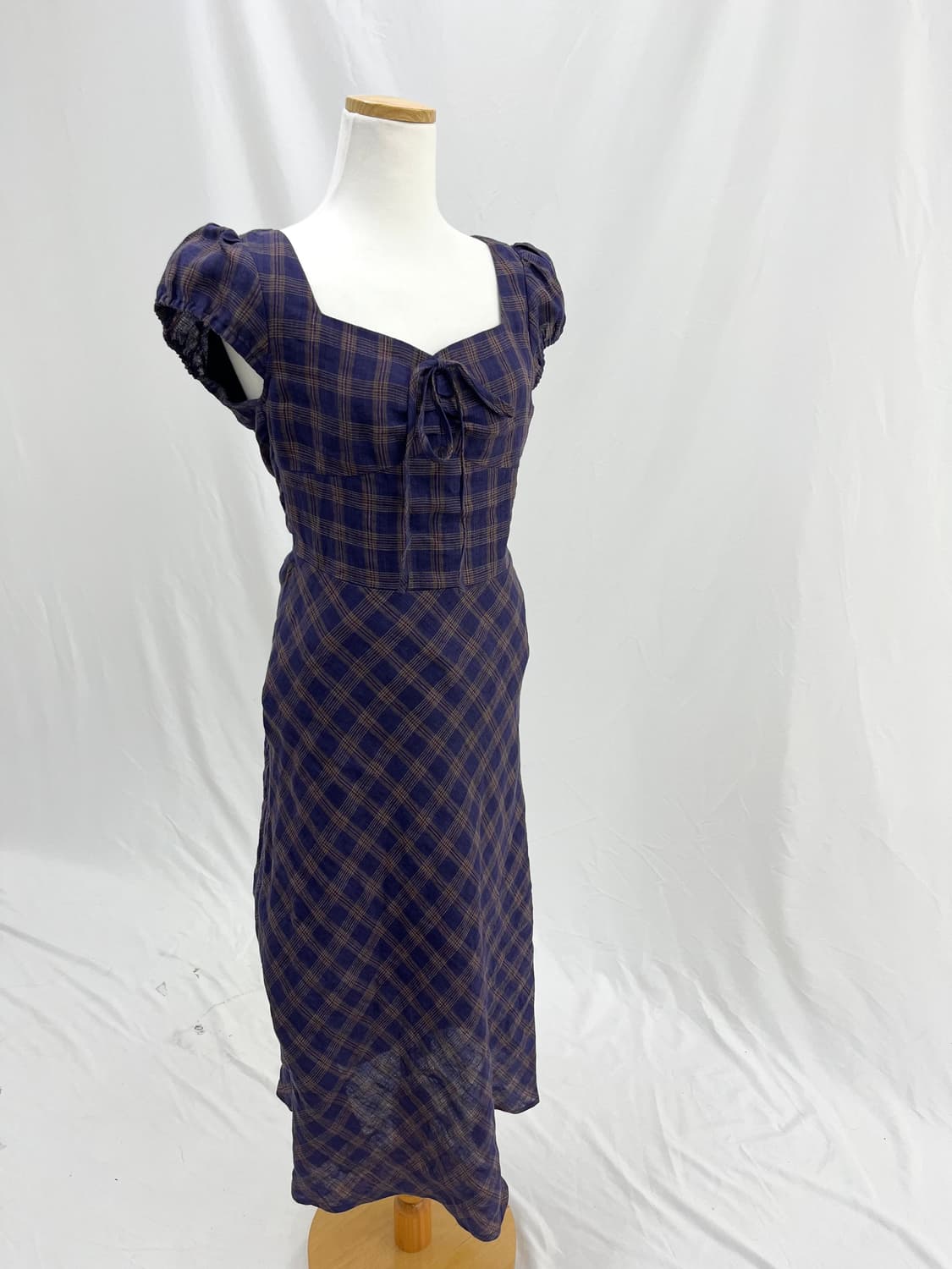 LENINA HEART-NECK CHECK DRESS 상품이미지1