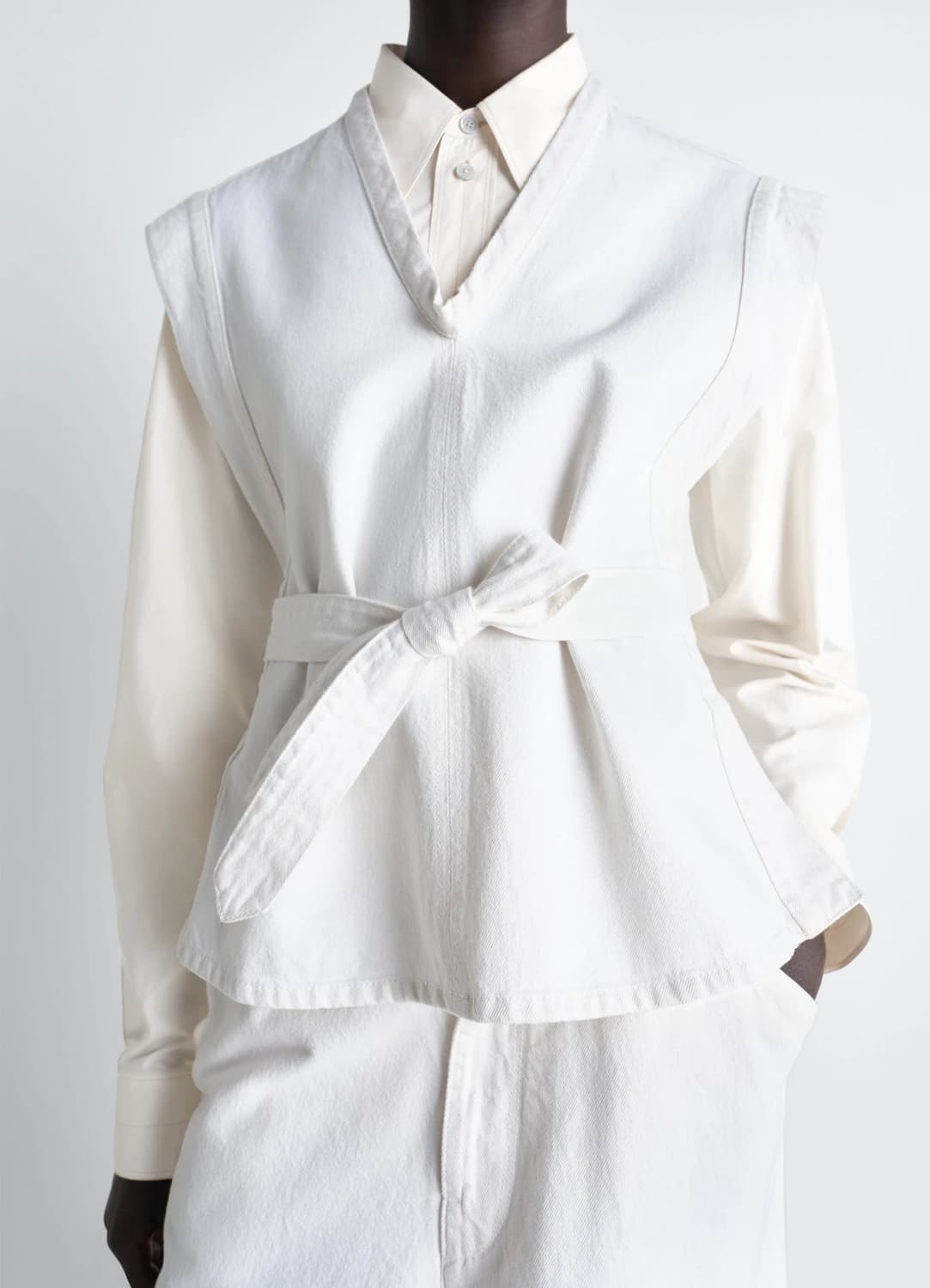 [34,36,38]르메르 26ss CHASUBLE 타이 베스트/밀크 상품이미지1