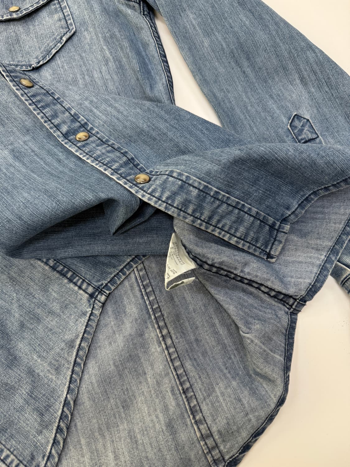 지오다노 웨스턴 데님 셔츠 상품이미지4