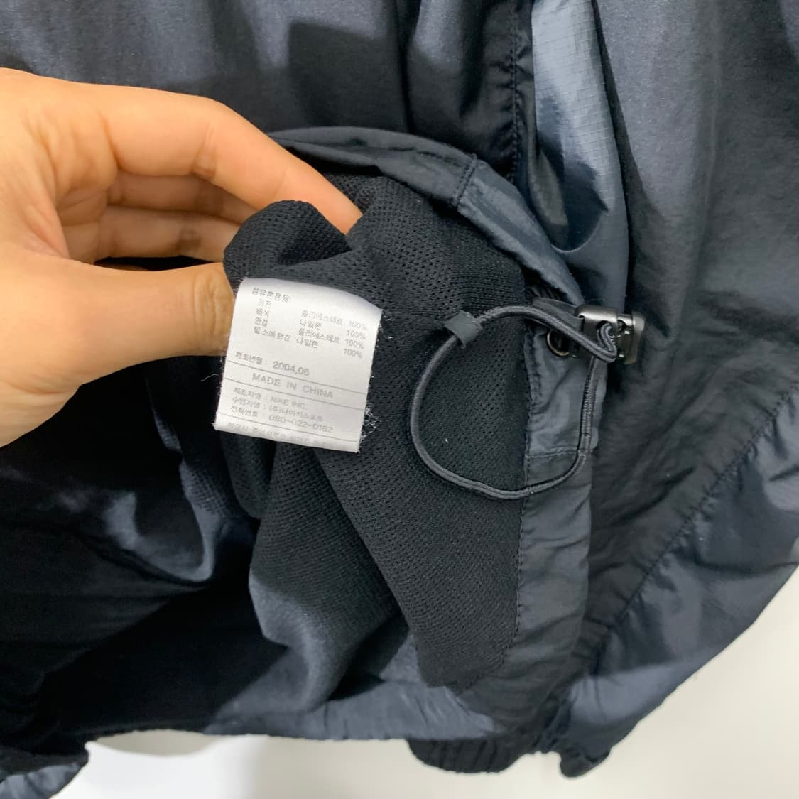 나이키 블랙 자수스우시 바람막이 상품이미지4