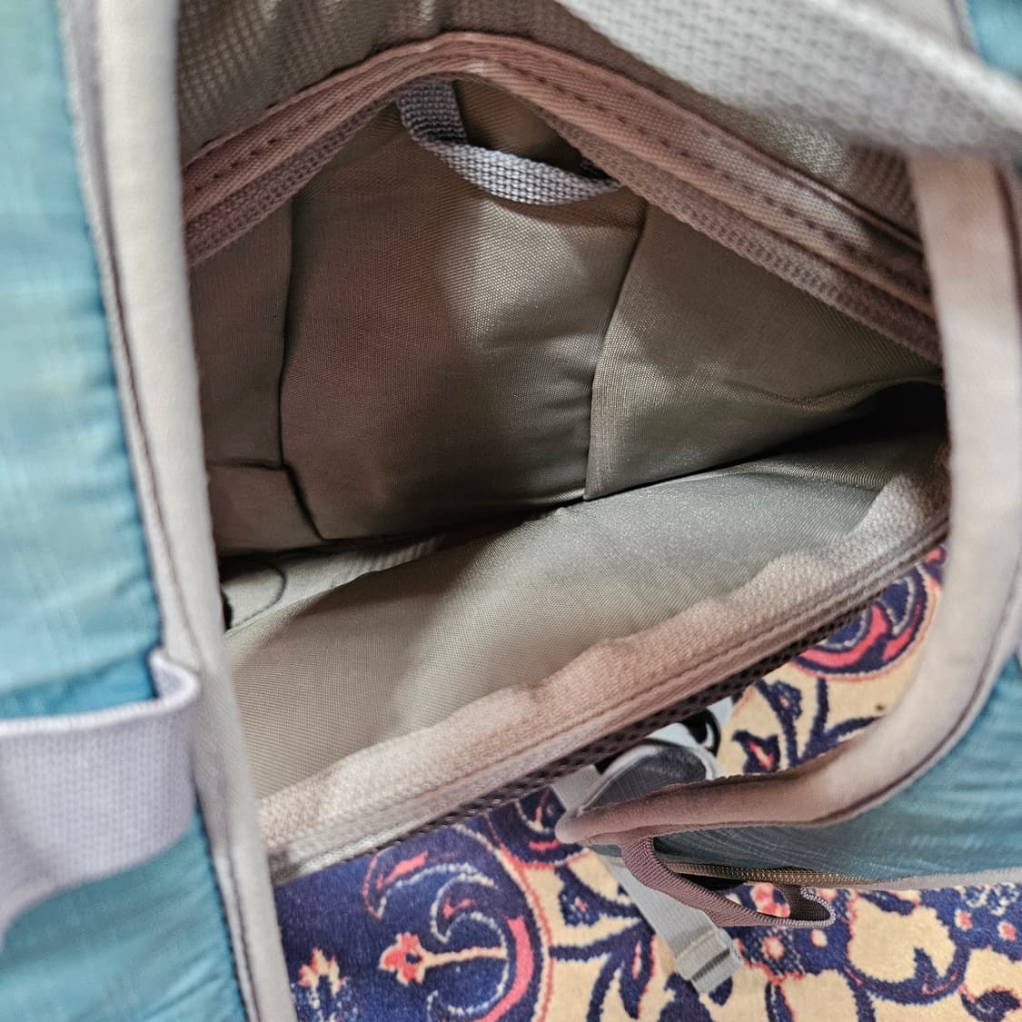 컬럼비아 MORTON 13리터 에메랄드 실버 경량 백팩
 상품이미지6