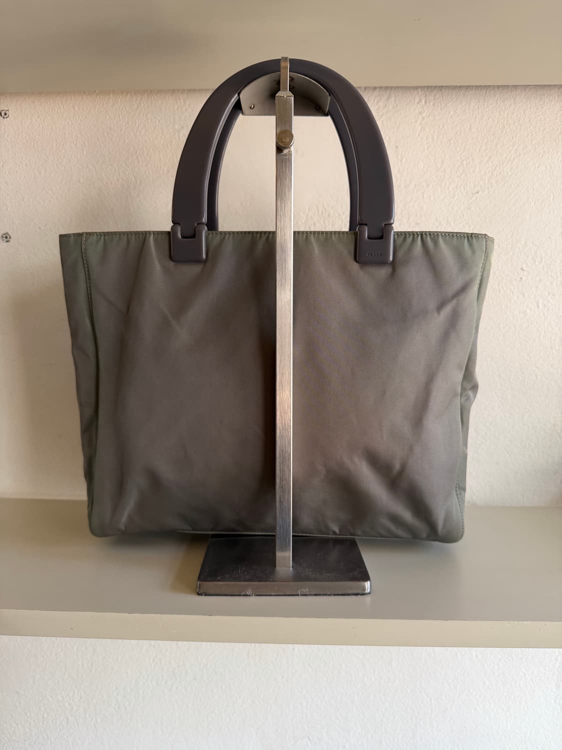 early 00s 프라다 포코노 플라스틱 핸들 백 상품이미지4