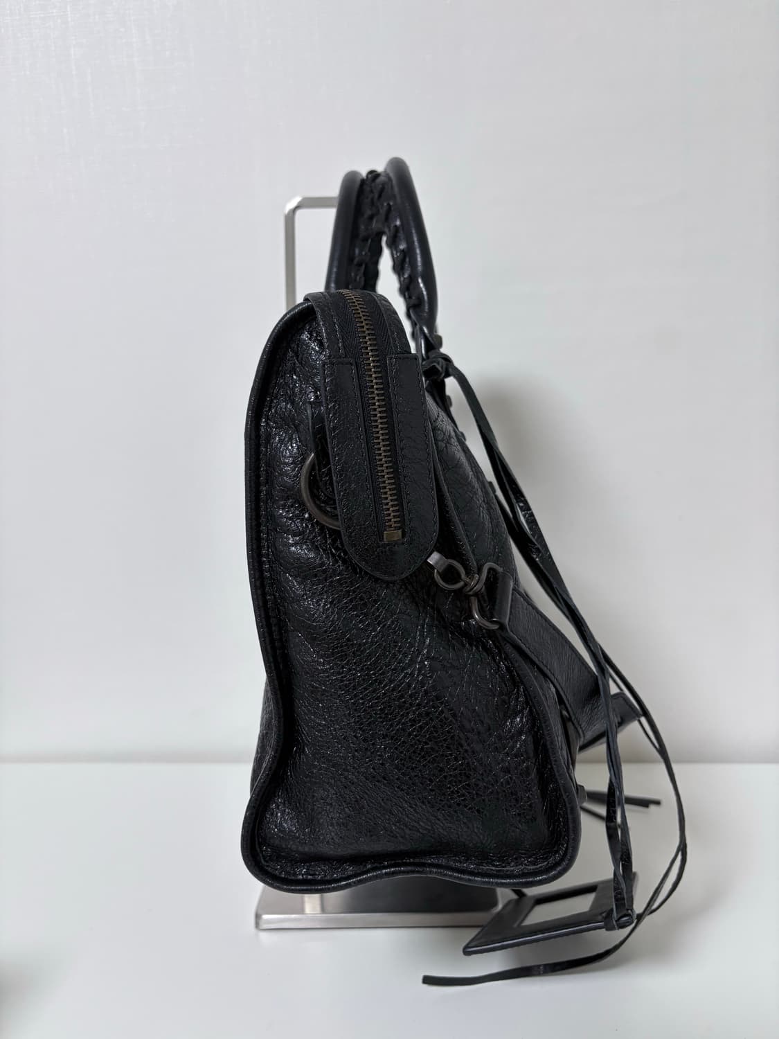 발렌시아가 시티 모터백 블랙 미디움 상품이미지2