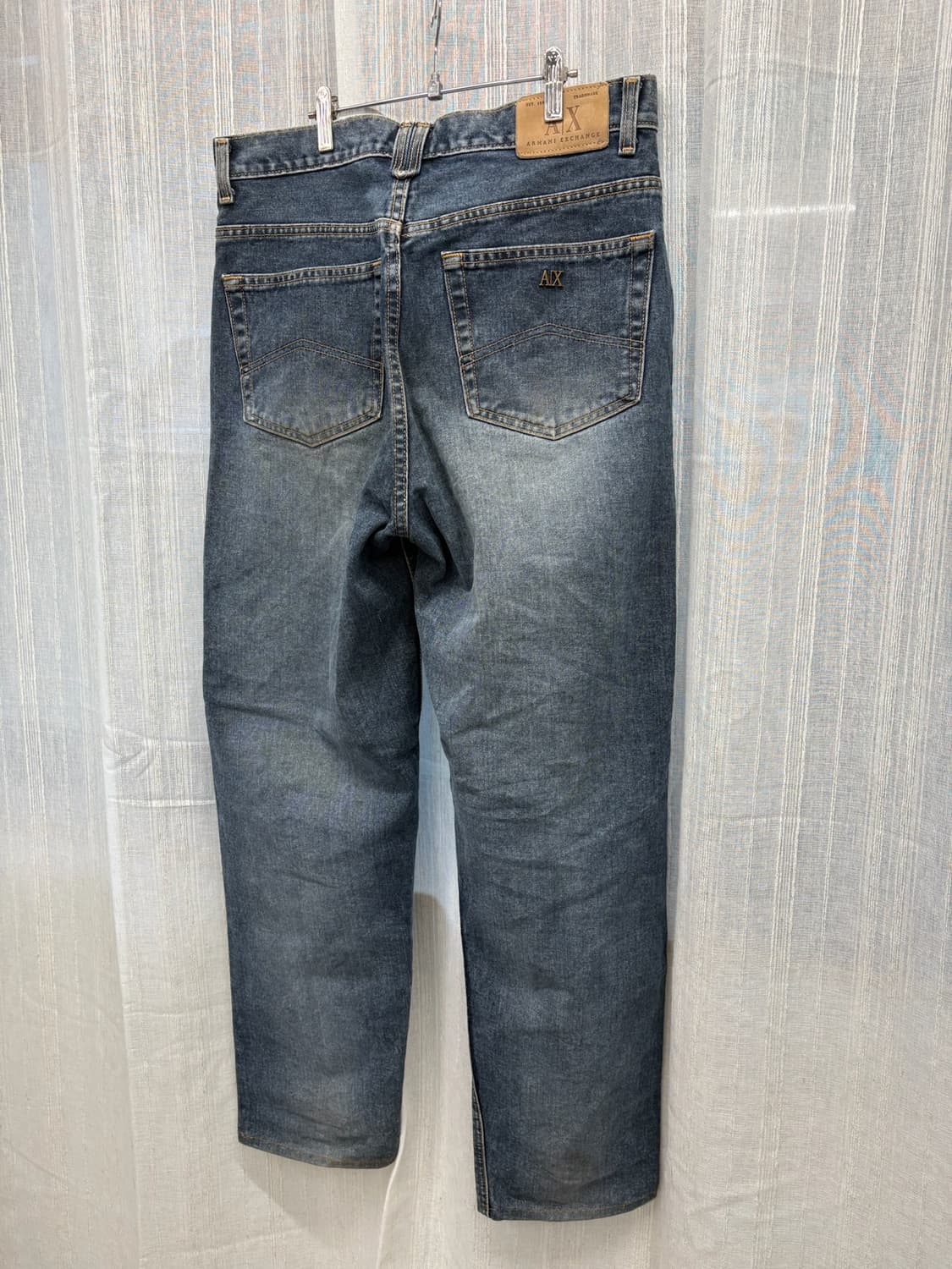 아르마니 익스체인지 AX 릴랙스드 핏 워싱 데님 팬츠 상품이미지7