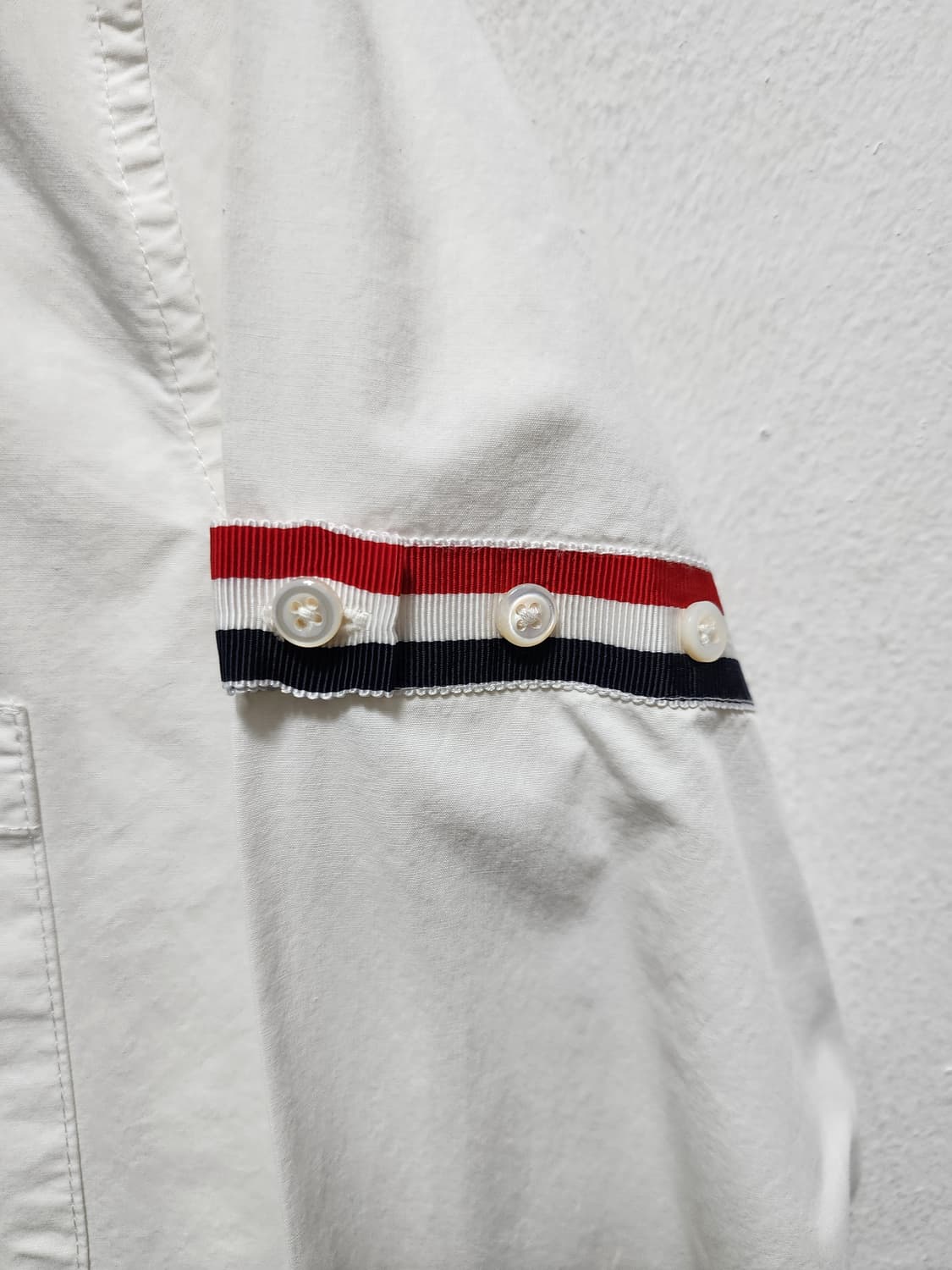 톰브라운 완장로고 셔츠 상품이미지4