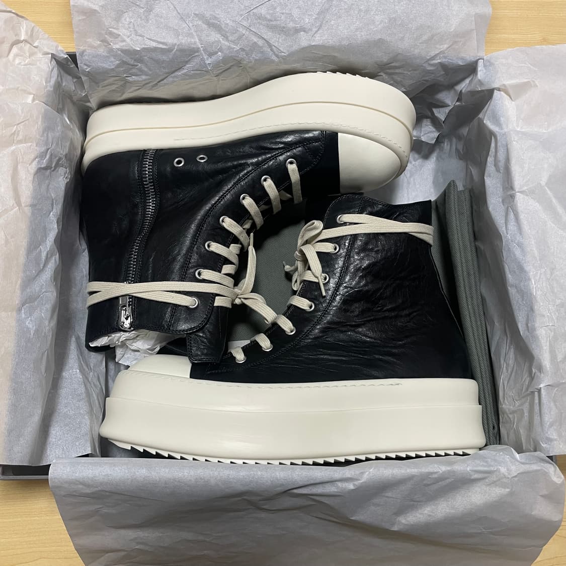 [40,44,45] 릭오웬스 메가범퍼 라몬즈 하이탑 스니커즈 26SS 상품이미지2
