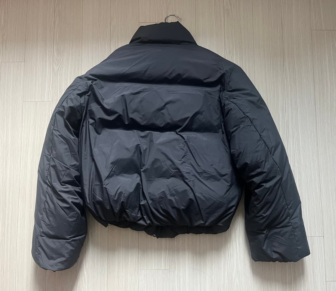 무신사스탠다드 미니멀 다운 숏 패딩 재킷 블랙 상품이미지3