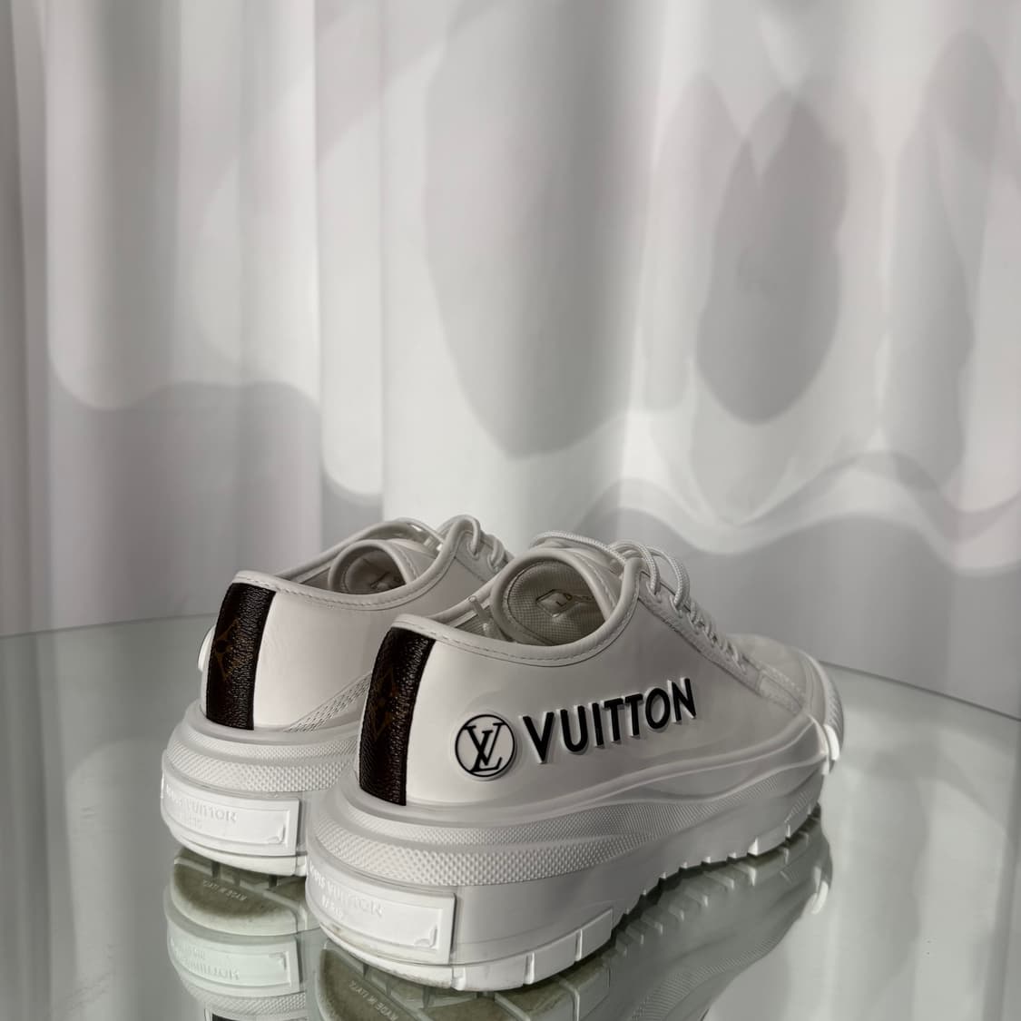 [정품] 루이비통 LV 스쿼드 스니커즈 38사이즈 상품이미지4