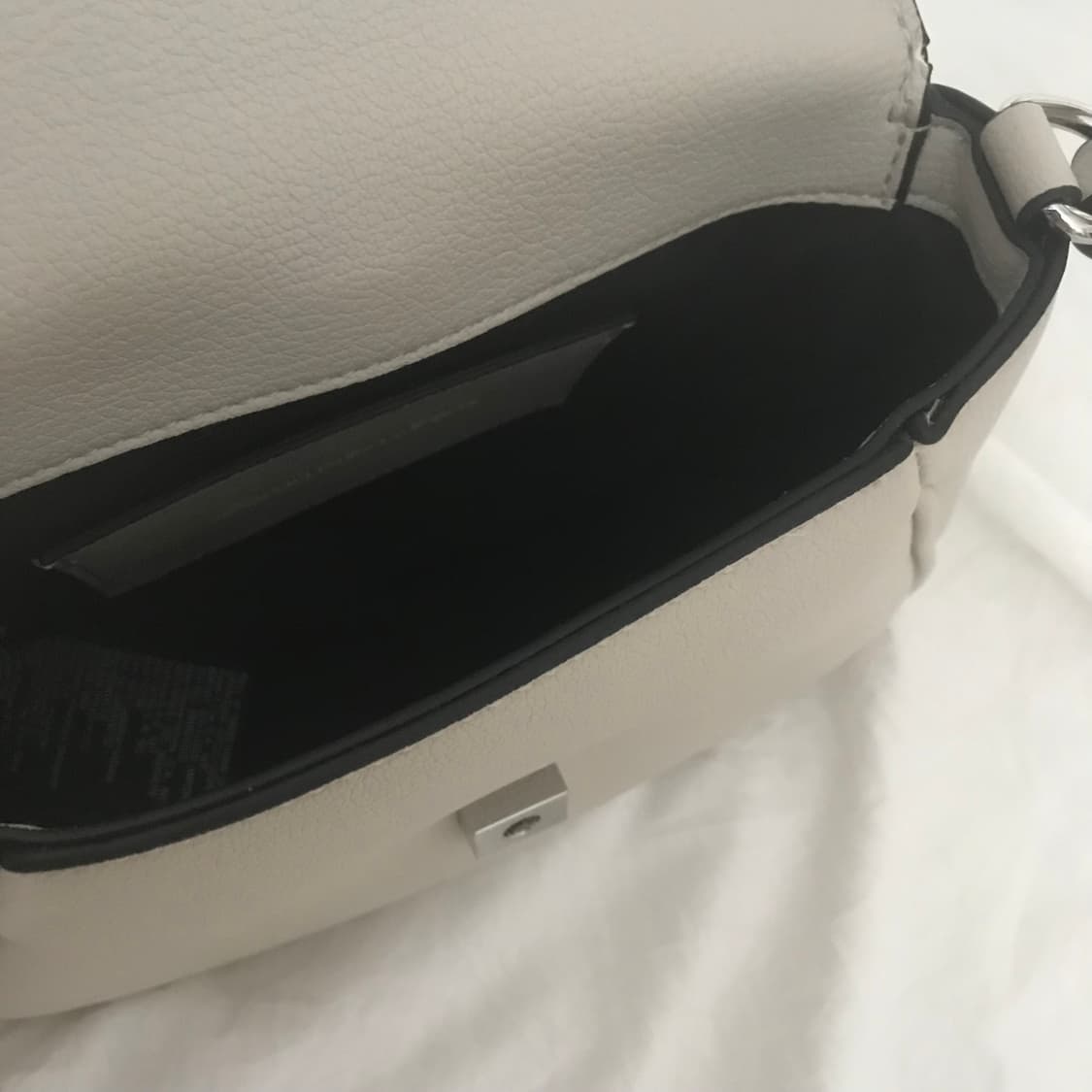 캘빈클라인 크로스백 상품이미지5