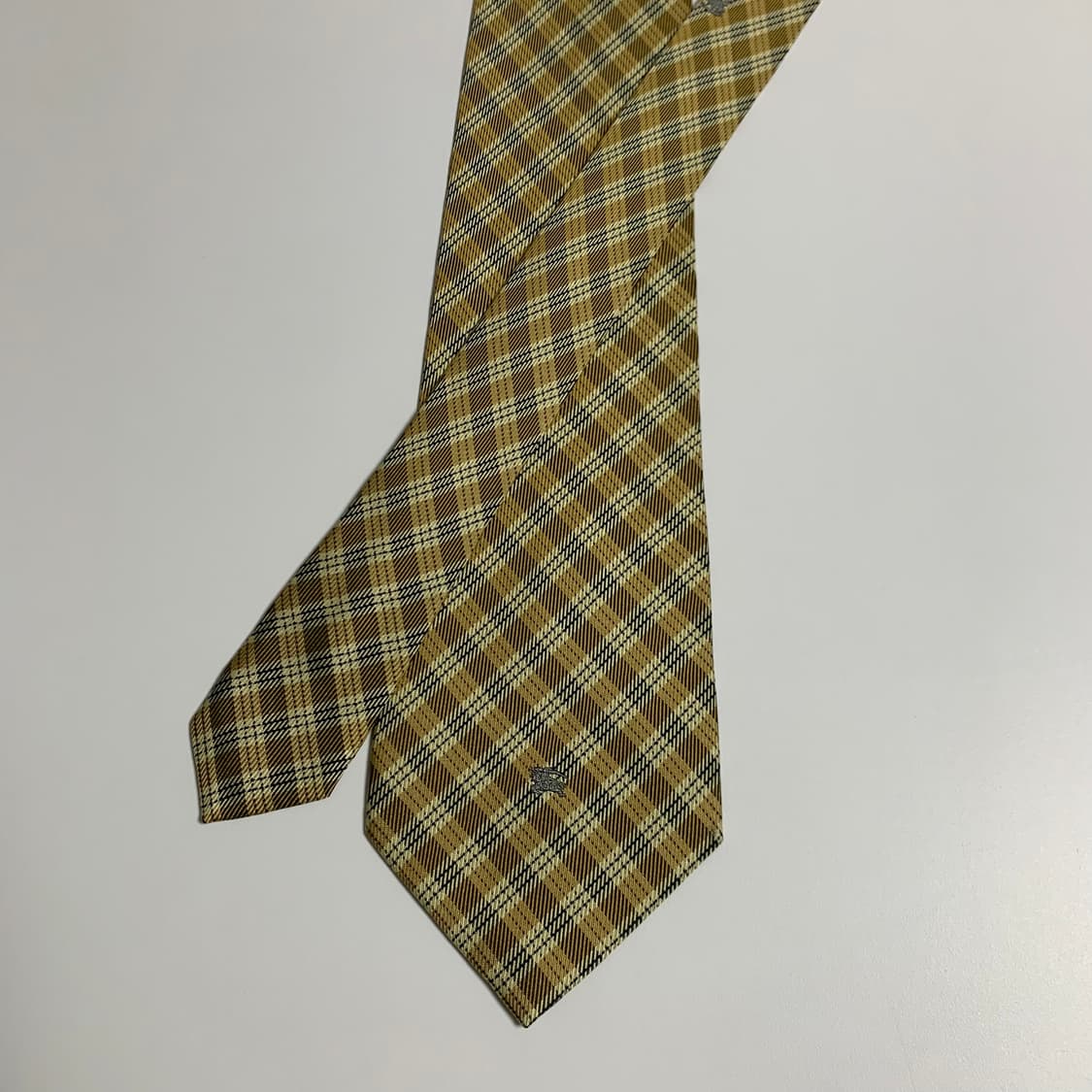 버버리(BURBERRY) 노바체크 명품넥타이 클래식룩 코디 A+등급 상품이미지3