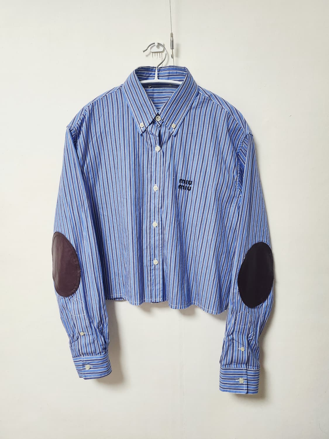 미우미우 스트라이프 크롭 셔츠 ㅡ정품ㅡ 상품이미지6