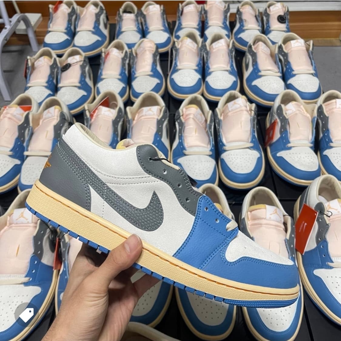 일본 나이키 에어 조던 1 로우 SE 도쿄 96 275mm 5회미만착용 상품이미지1